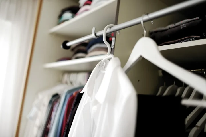 Home organization — KonMari vs minimalizm 2026