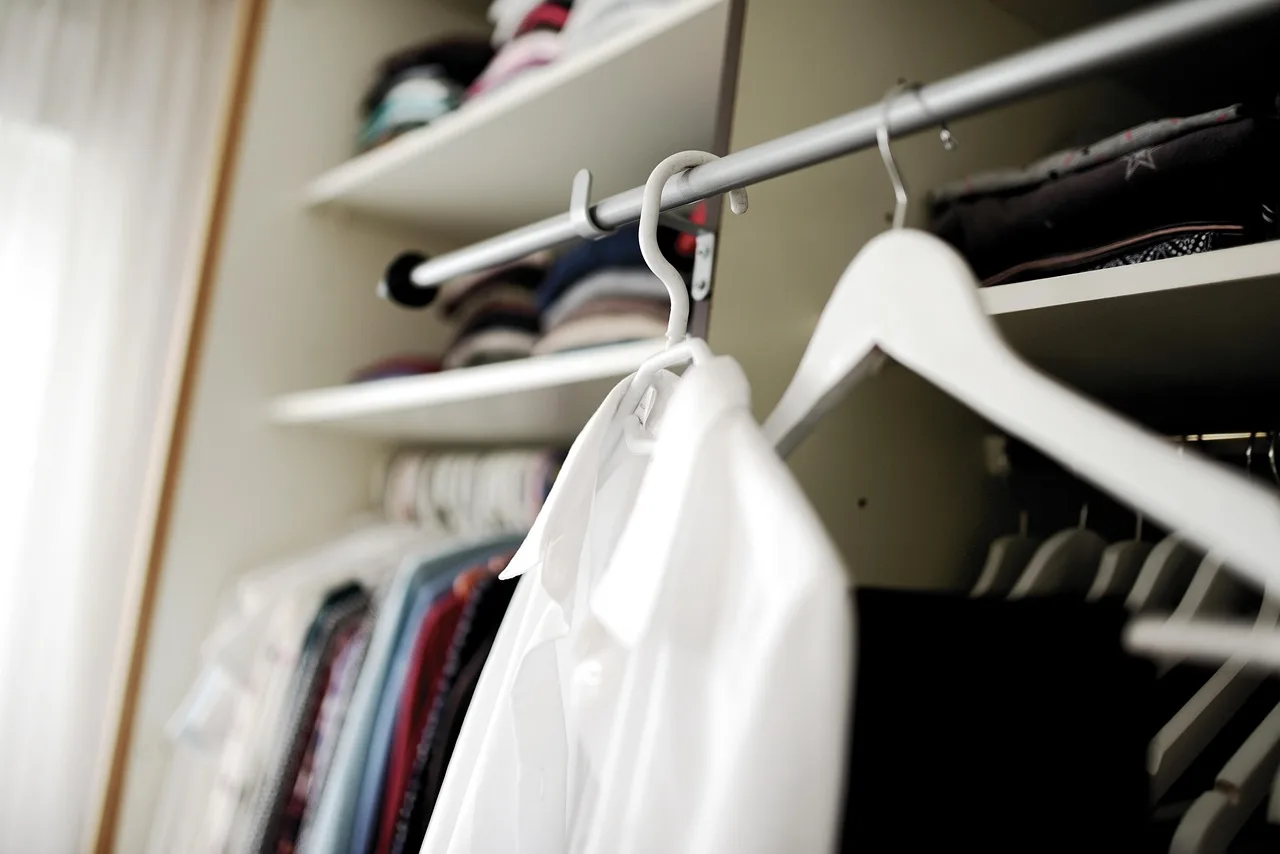 Home organization — KonMari vs minimalizm 2026